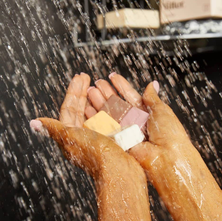Bottle-free beauty 4pc sampler set lather suds hands salon-selected The Pixie Garden