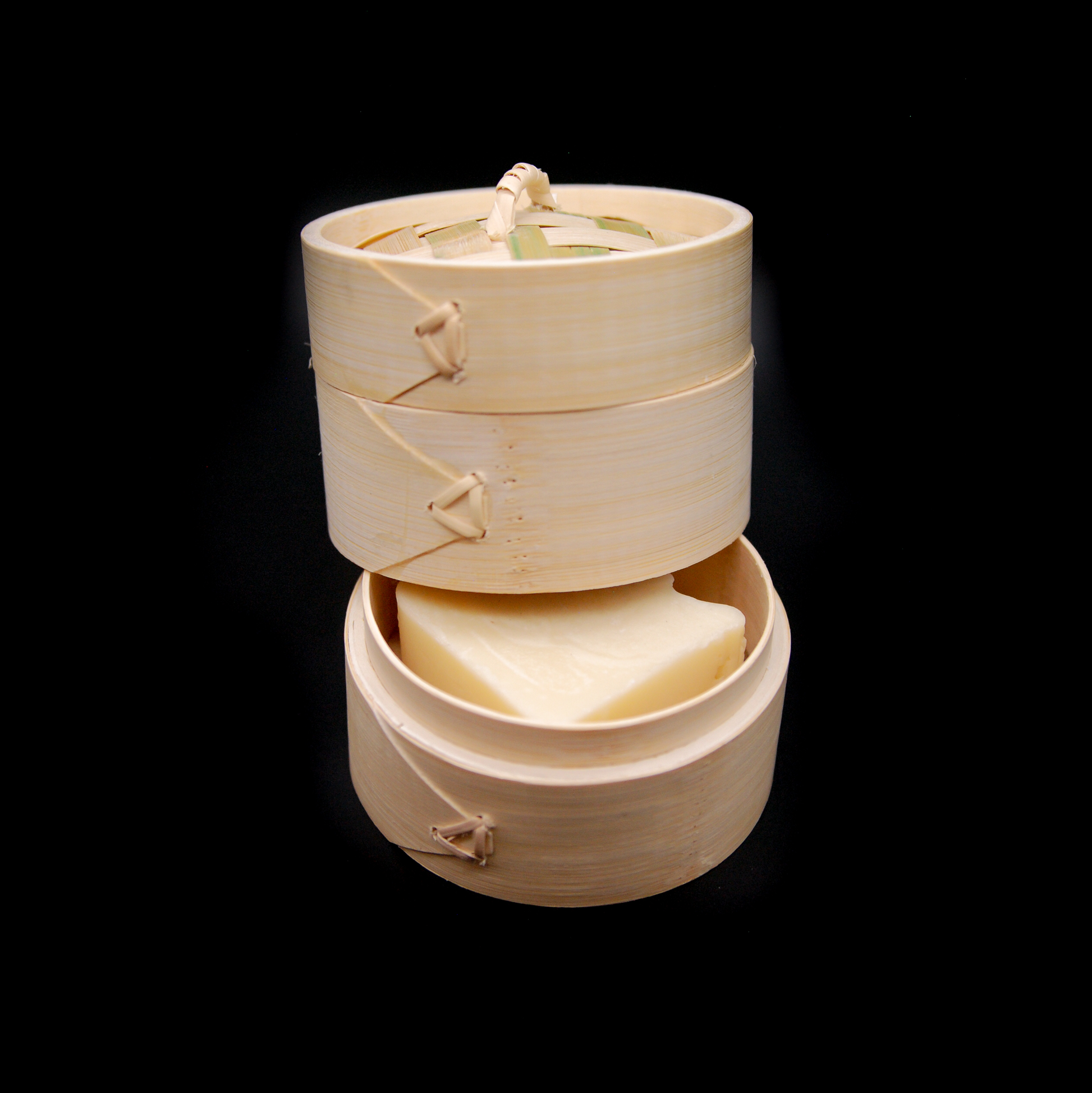 Bamboo bar holder lifestyle bathroom display | Eco-friendly sustainable solid shampoo storage | The Pixie Garden