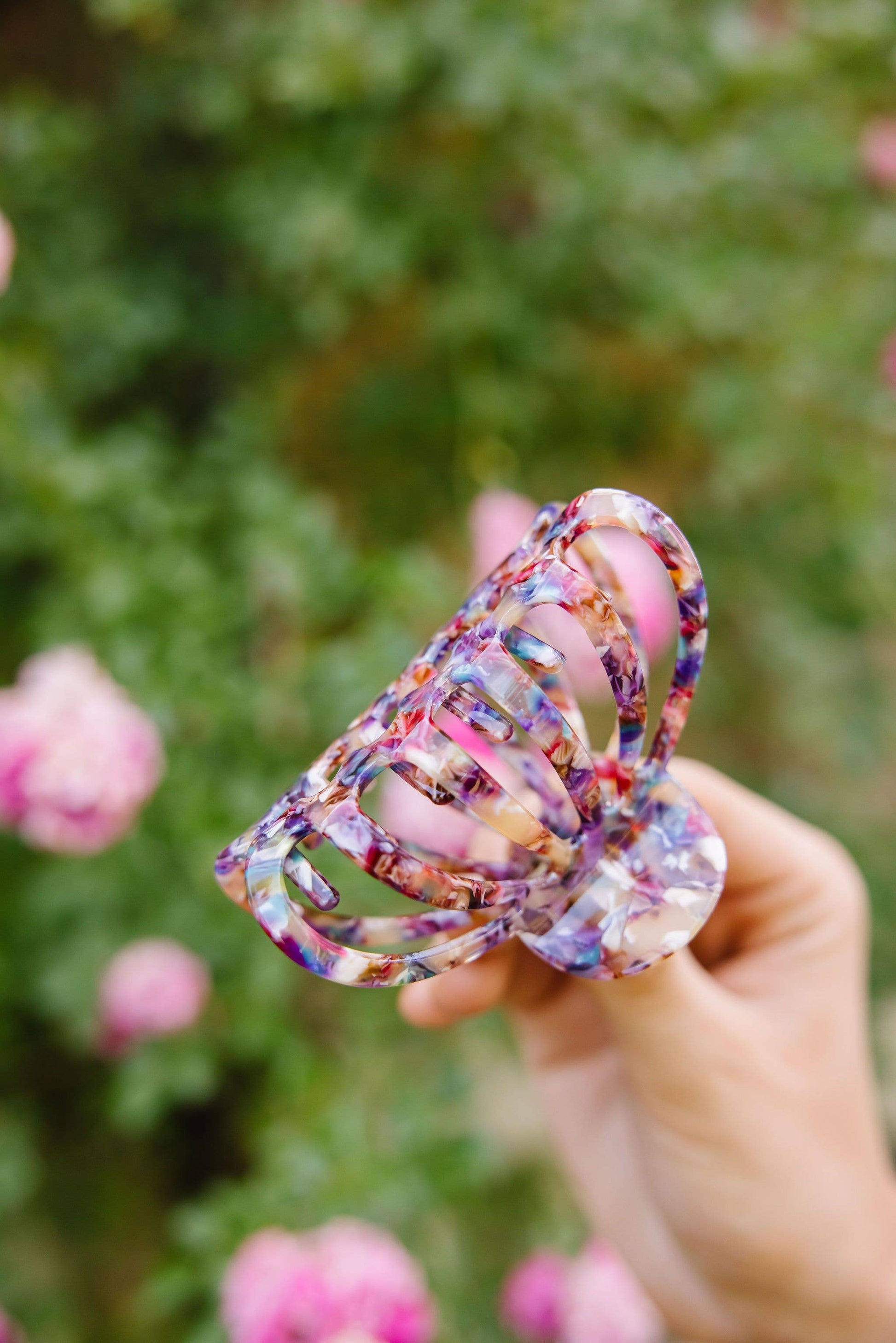 Carlisle claw clip colorful design lifestyle shot salon-selected The Pixie Garden