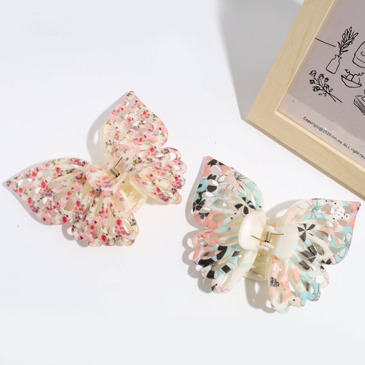 5.3 inch butterfly claw clip with strong spring hinge, salon-selected