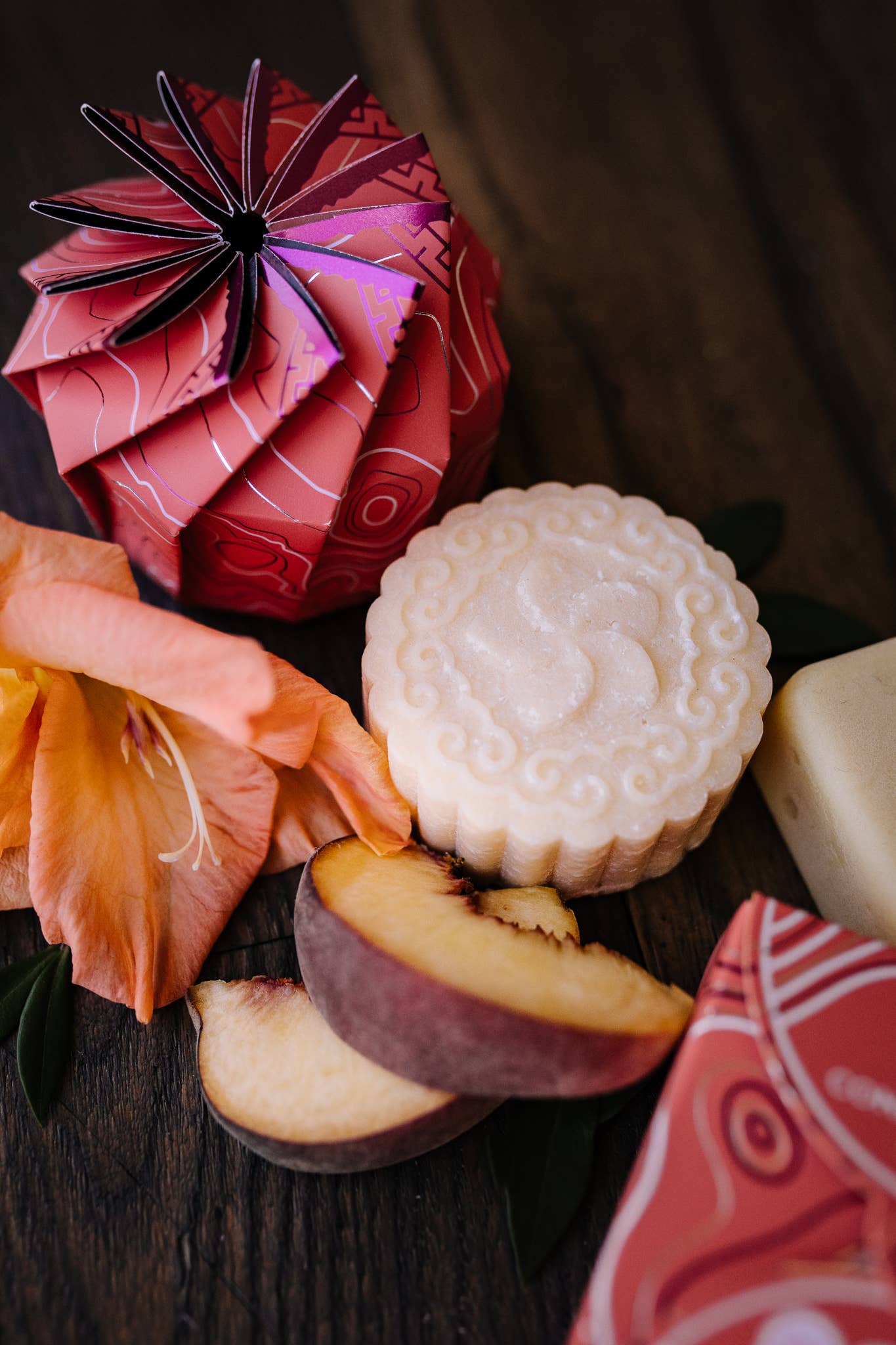 Rice water shampoo bar Peach Hibiscus scent | All hair types | Salon-Selected | The Pixie Garden