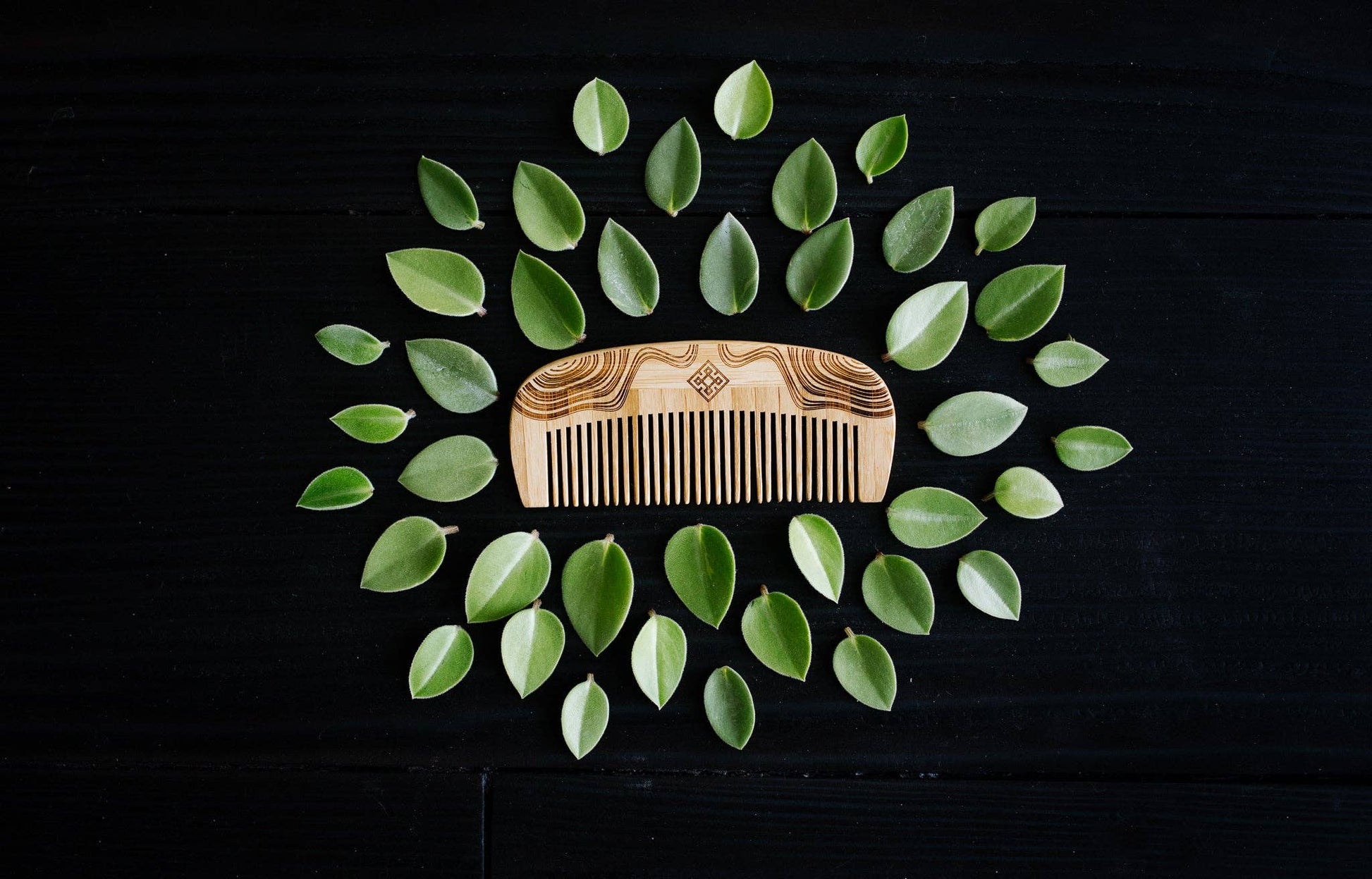 Natural bamboo comb close-up | Anti-static alternative to plastic combs | The Pixie Garden